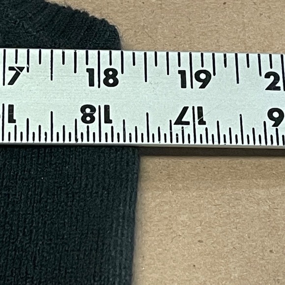 Women's Black Sleeveless Cashmere Blend Turtleneck Ribbed Hem & Turtleneck (Med) - Picture 5 of 8